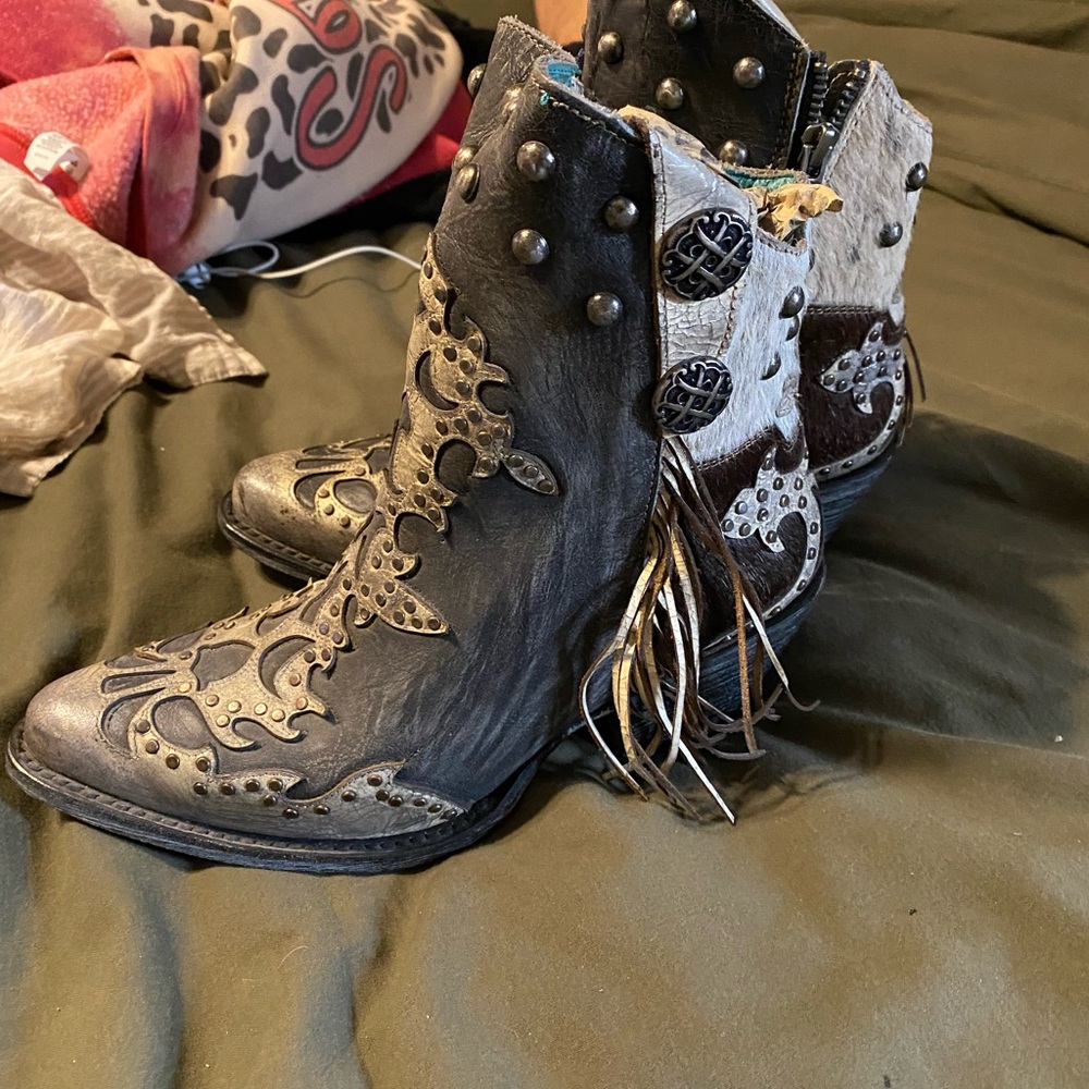 Nice pair of Corral Boots size 7.5~ wore one time.